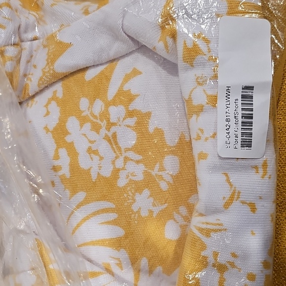 Sundry Floral Print Cut Off Shorts Size 1 Small Mustars & White - Picture 8 of 8